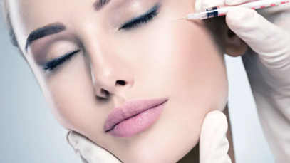 Inyecciones de vitaminas faciales en la cara